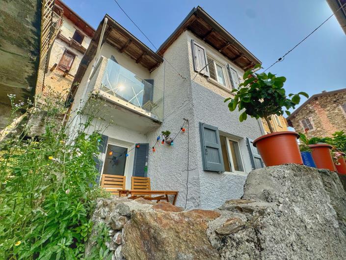 Image No.37-2 Bed Semi-Detached for sale