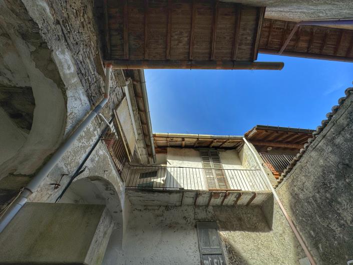 Image No.10-9 Bed House for sale