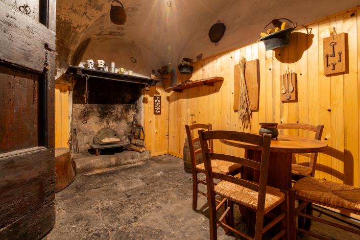 Image No.19-4 Bed Apartment for sale