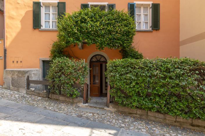 Image No.1-4 Bed Apartment for sale