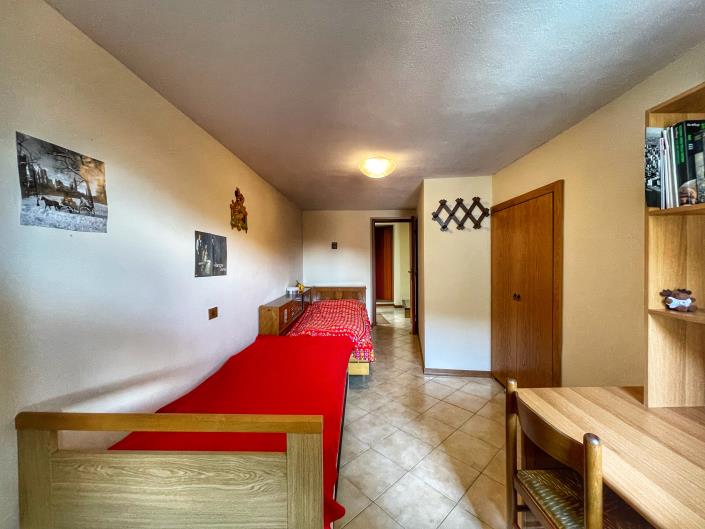 Image No.10-3 Bed House for sale