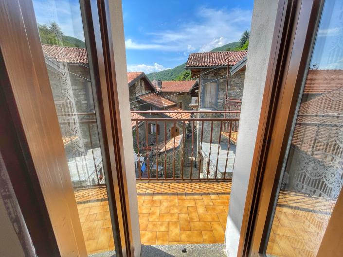 Image No.8-3 Bed House for sale