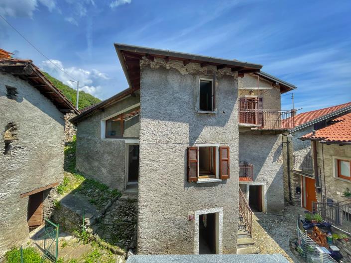 Image No.1-3 Bed House for sale