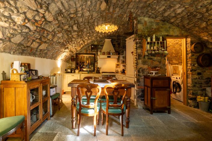 Image No.6-3 Bed House for sale