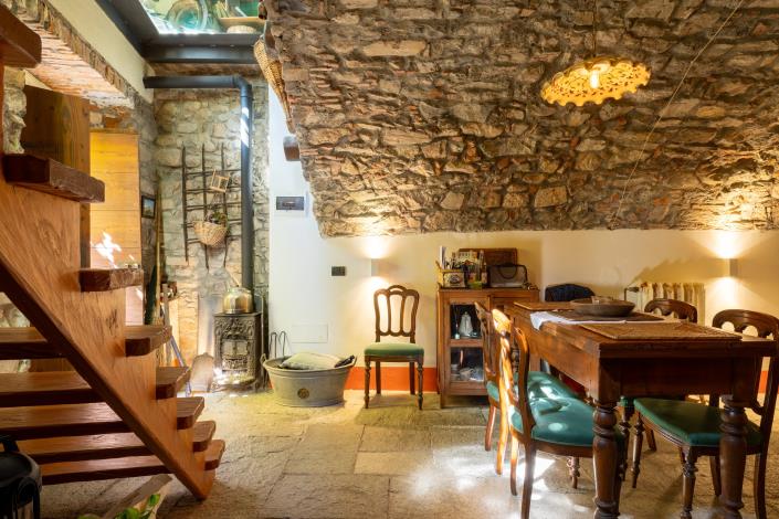 Image No.8-3 Bed House for sale