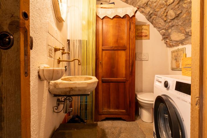 Image No.9-3 Bed House for sale