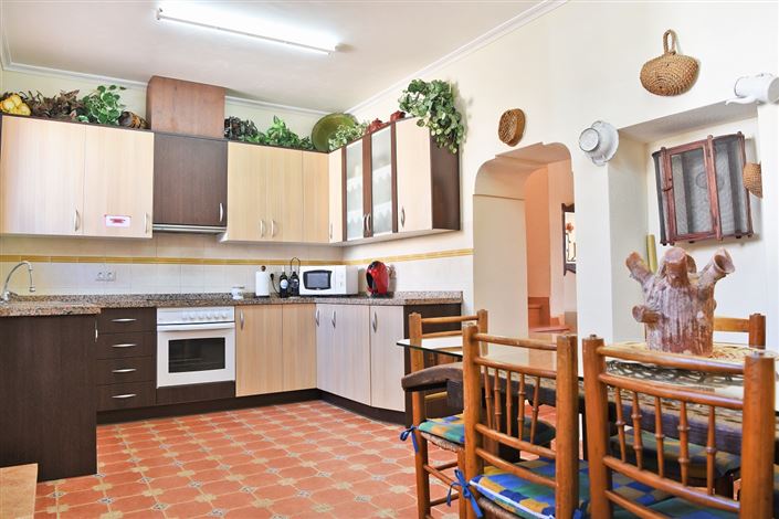 Image No.12-4 Bed Country House for sale