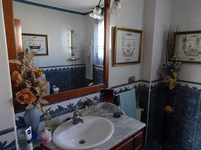 Image No.13-5 Bed Townhouse for sale