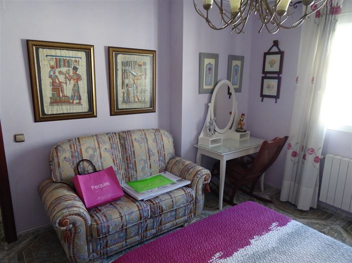 Image No.15-5 Bed Townhouse for sale