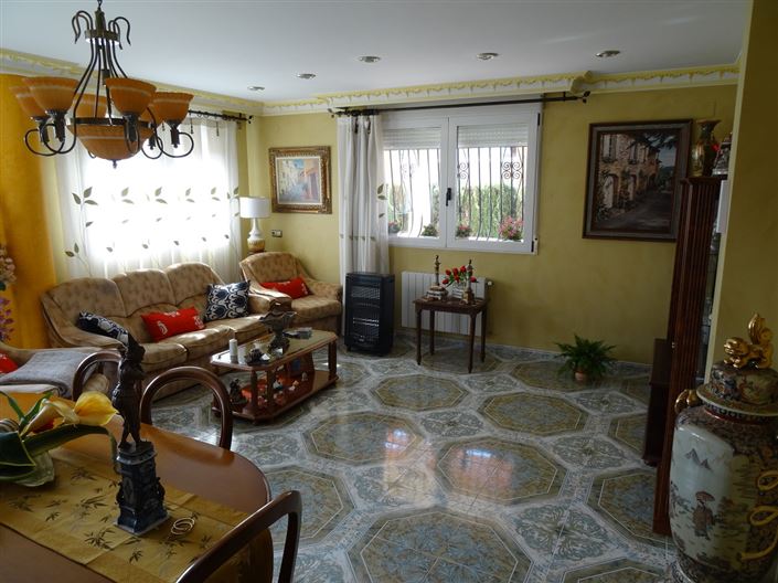 Image No.19-5 Bed Townhouse for sale