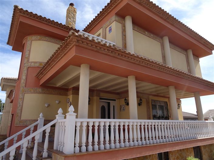 Image No.2-5 Bed Townhouse for sale