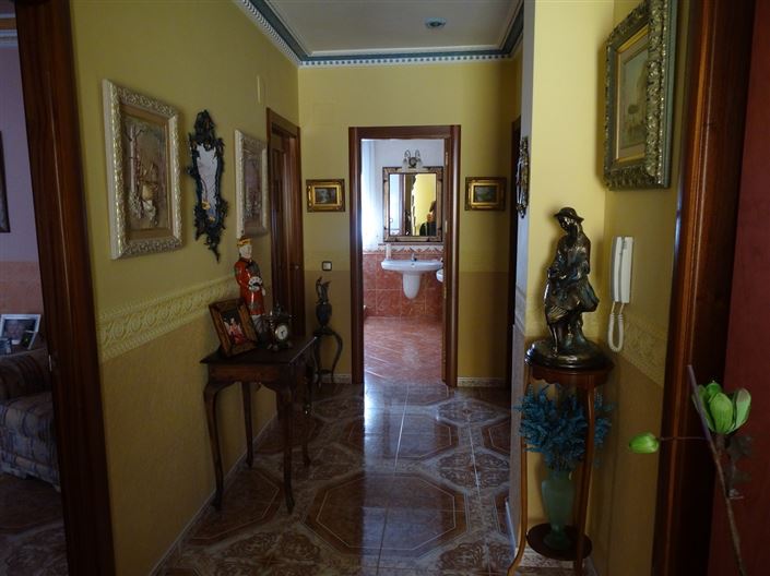 Image No.29-5 Bed Townhouse for sale