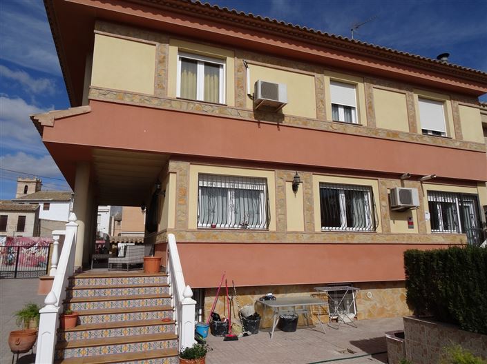 Image No.9-5 Bed Townhouse for sale