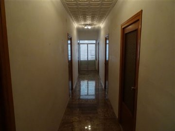 2141apartmentblockinmacisvenda250419132144dsc