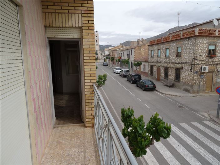 Image No.17-6 Bed Apartment for sale