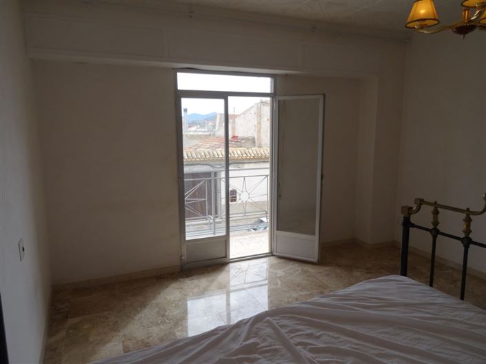 Image No.30-6 Bed Apartment for sale