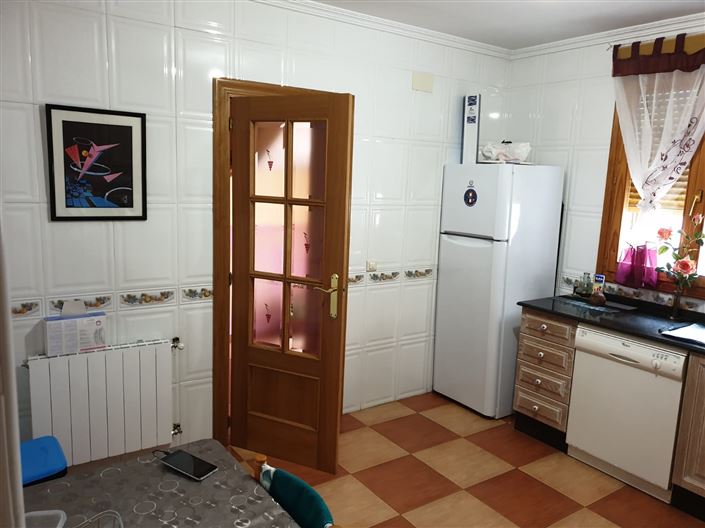 Image No.13-5 Bed Townhouse for sale