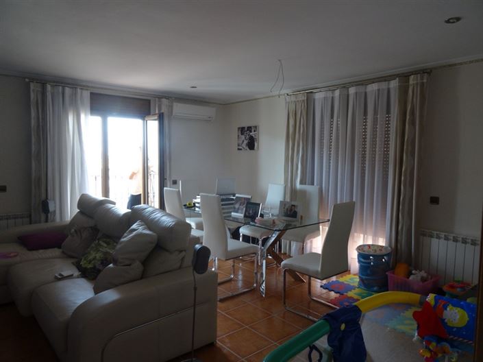 Image No.11-3 Bed Townhouse for sale