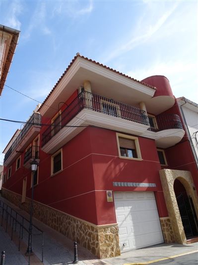 Image No.2-3 Bed Townhouse for sale