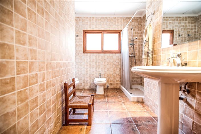 Image No.11-10 Bed Commercial for sale