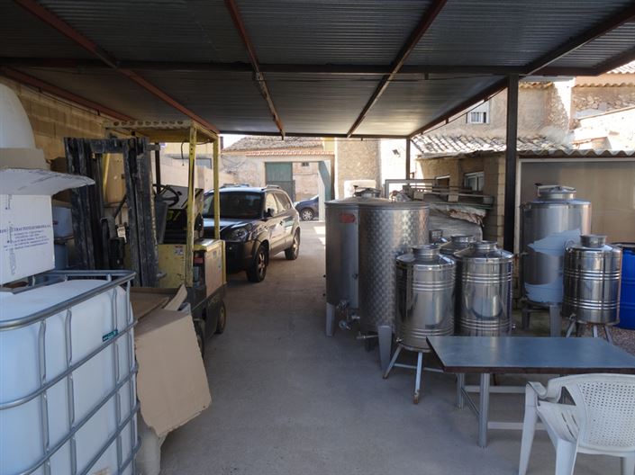 Image No.19-3 Bed Townhouse for sale