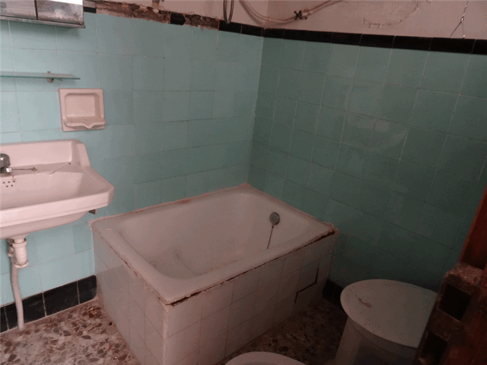 Image No.14-6 Bed Townhouse for sale