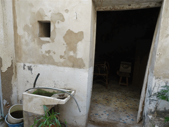 Image No.18-6 Bed Townhouse for sale