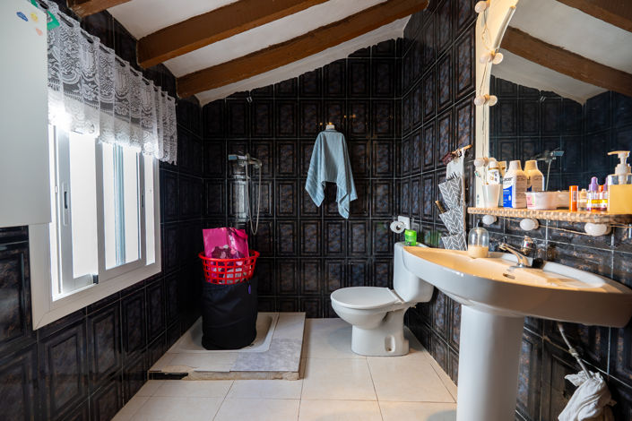 Image No.30-6 Bed Townhouse for sale