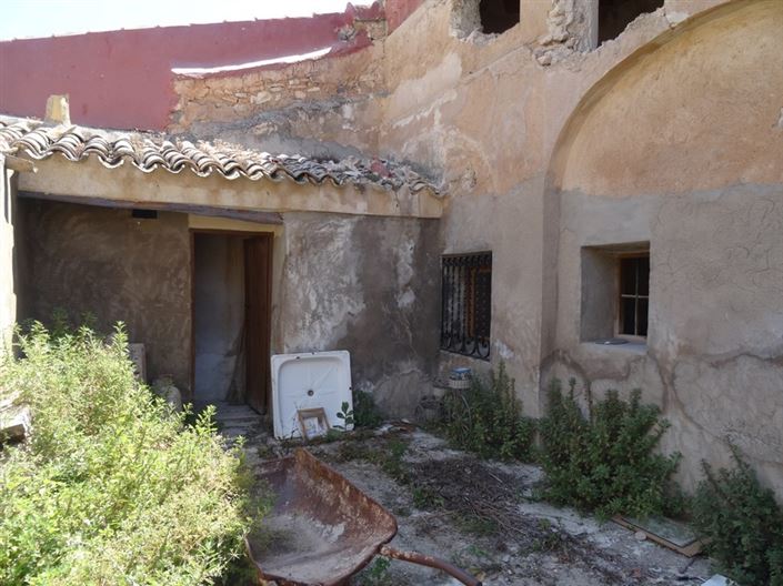 Image No.24-7 Bed Farmhouse for sale