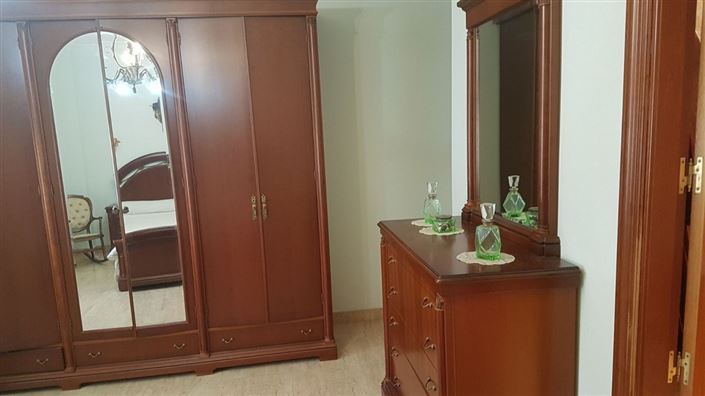 Image No.11-5 Bed Townhouse for sale