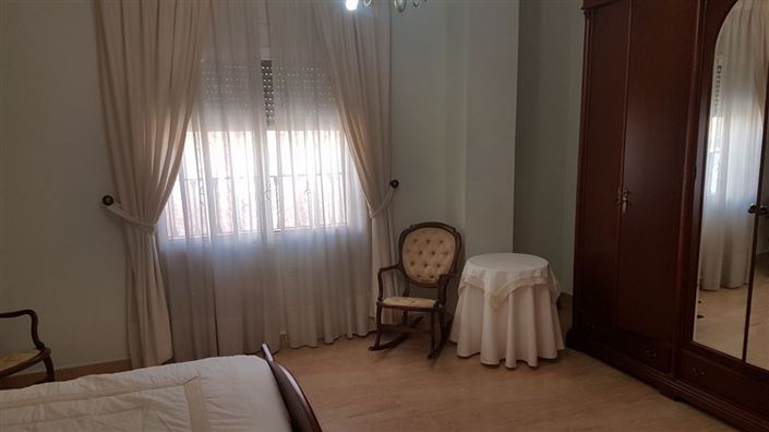 Image No.18-5 Bed Townhouse for sale