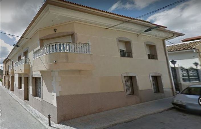 Image No.24-5 Bed Townhouse for sale