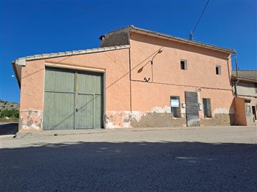 5 Bed Country House for sale