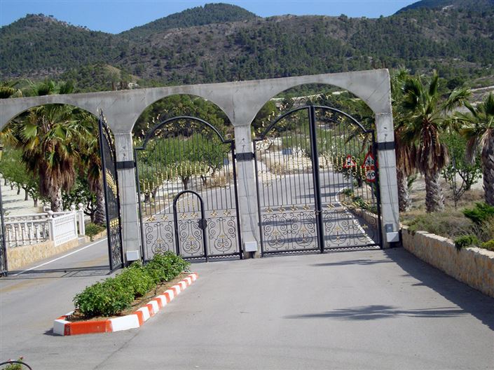 Image No.4-9 Bed Country House for sale