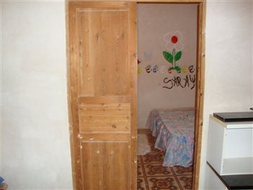 470massivepropertyonedgeofvillagecf83148
