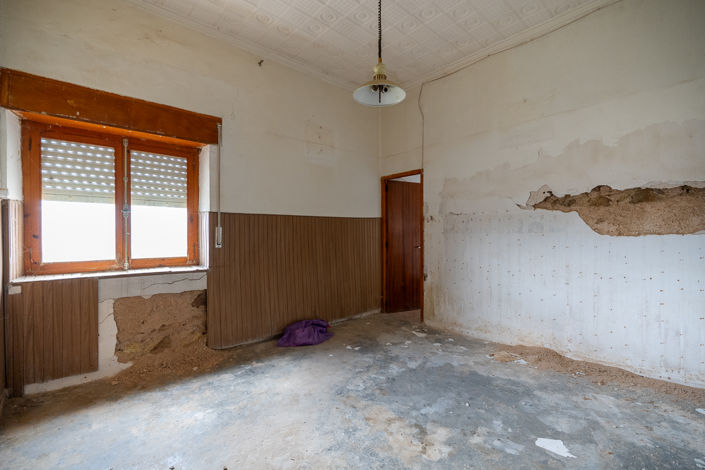 Image No.12-2 Bed Farmhouse for sale