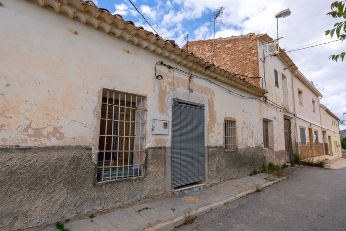 Image No.2-2 Bed Farmhouse for sale