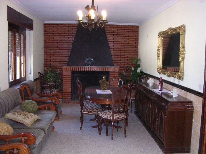 Image No.7-8 Bed Country House for sale