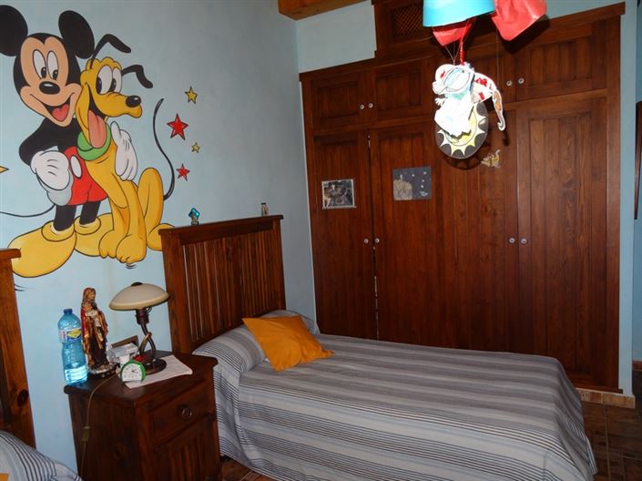 Image No.17-4 Bed Country House for sale