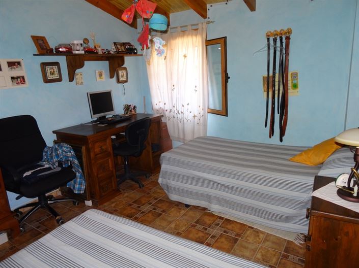 Image No.18-4 Bed Country House for sale