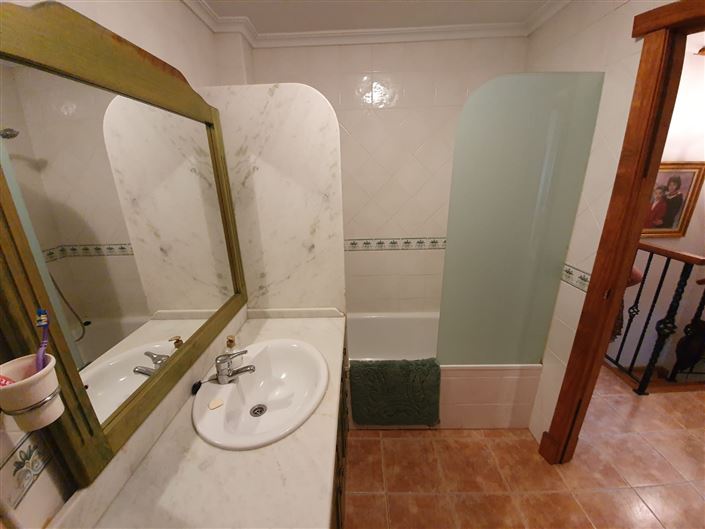 Image No.19-3 Bed Townhouse for sale