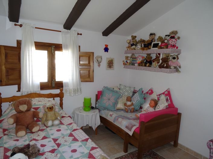 Image No.28-5 Bed Country House for sale