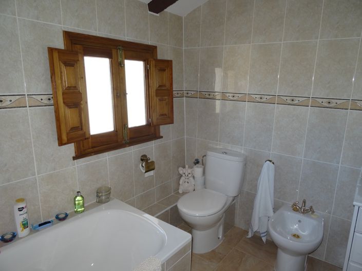 Image No.29-5 Bed Country House for sale