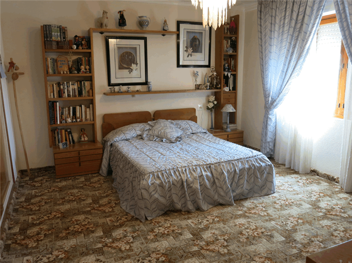 Image No.26-6 Bed Country House for sale