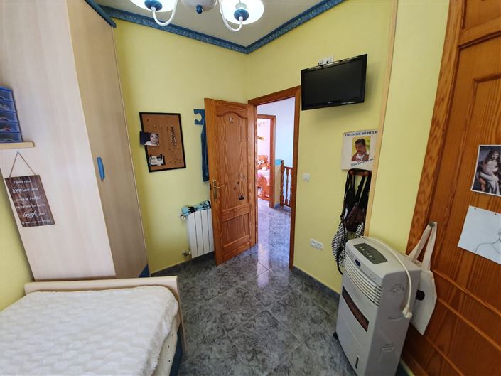 Image No.30-3 Bed Townhouse for sale