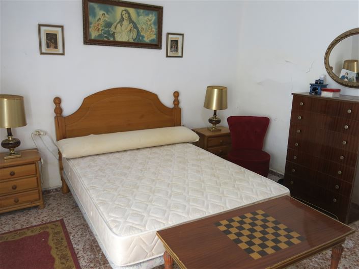 Image No.10-4 Bed Country House for sale