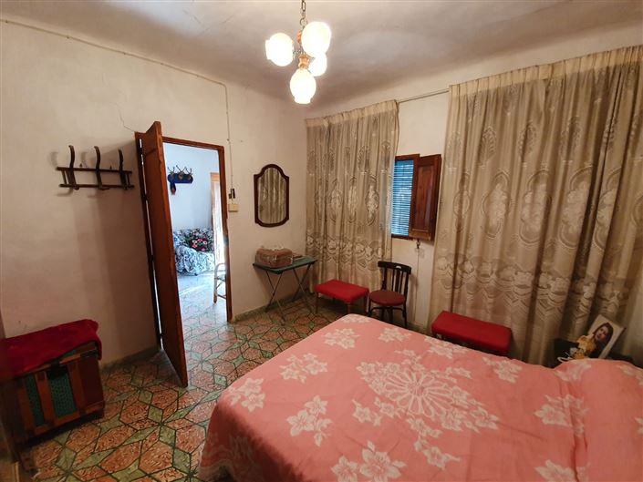 Image No.28-4 Bed Country House for sale