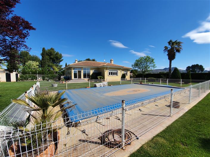 Image No.4-4 Bed Villa for sale