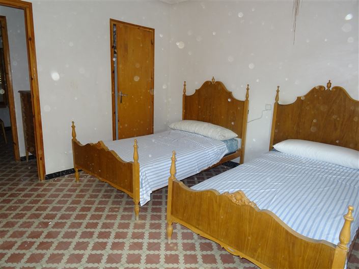 Image No.21-7 Bed Townhouse for sale