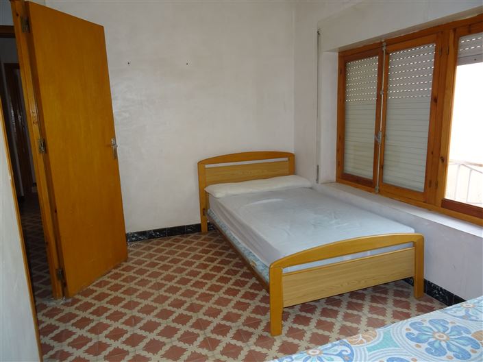 Image No.23-7 Bed Townhouse for sale